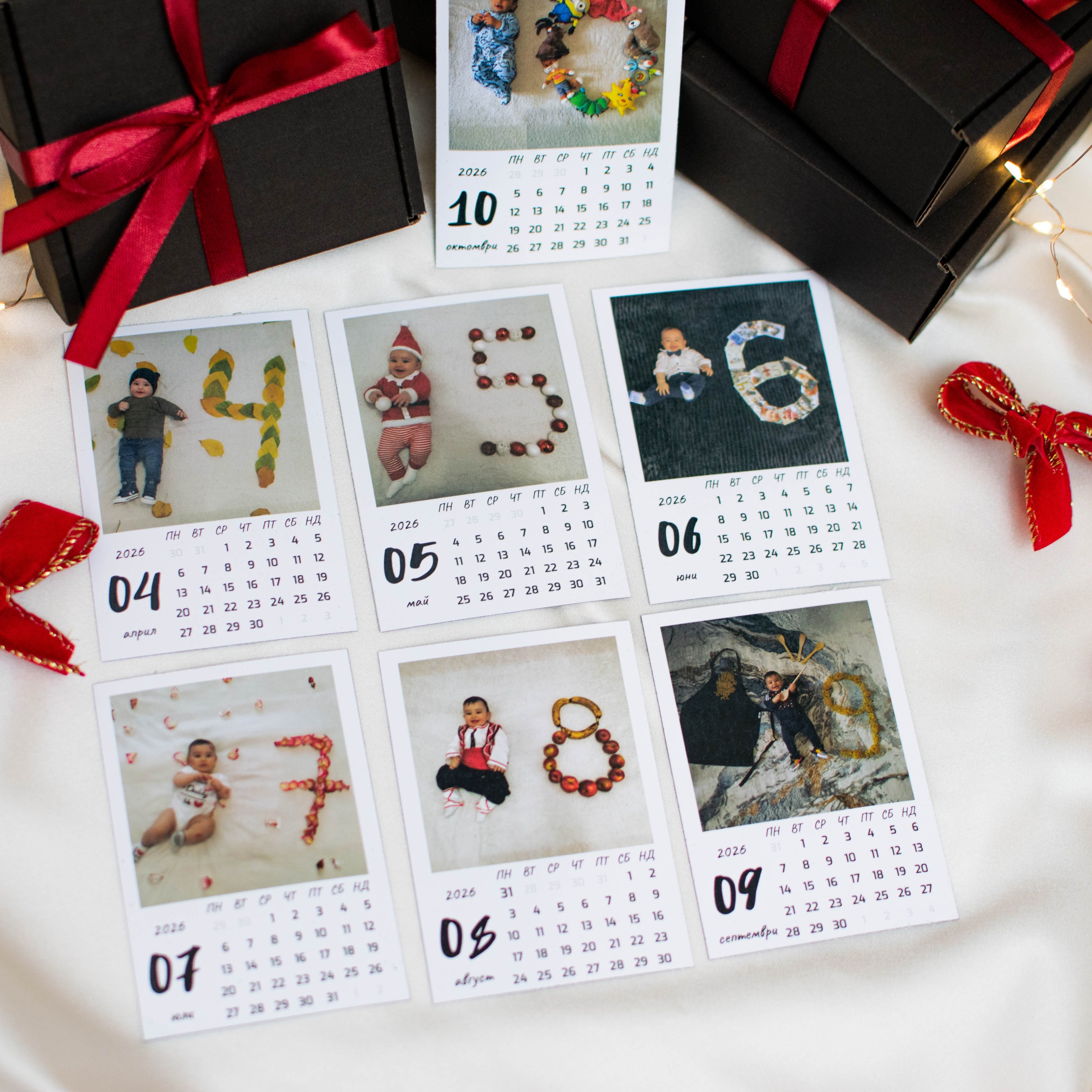 Бебешки магнитен фото календар с 12 снимки за 2026 г.
