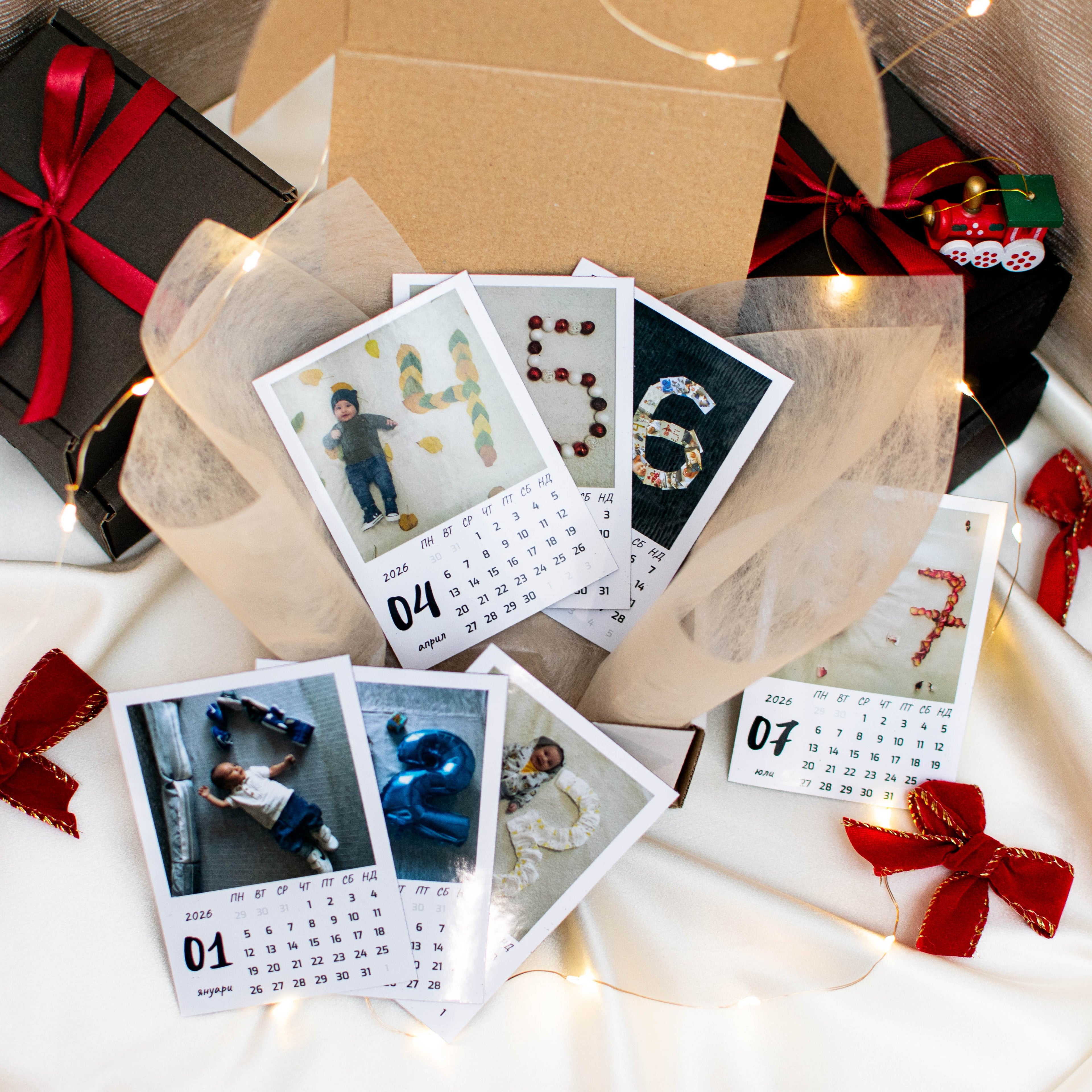 Бебешки магнитен фото календар с 12 снимки за 2026 г.
